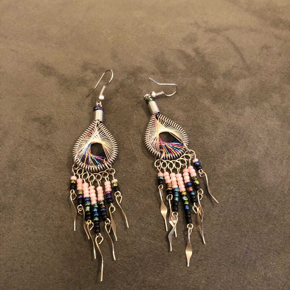 $4 Add on W/Bundle-multicolored dangle earrings.